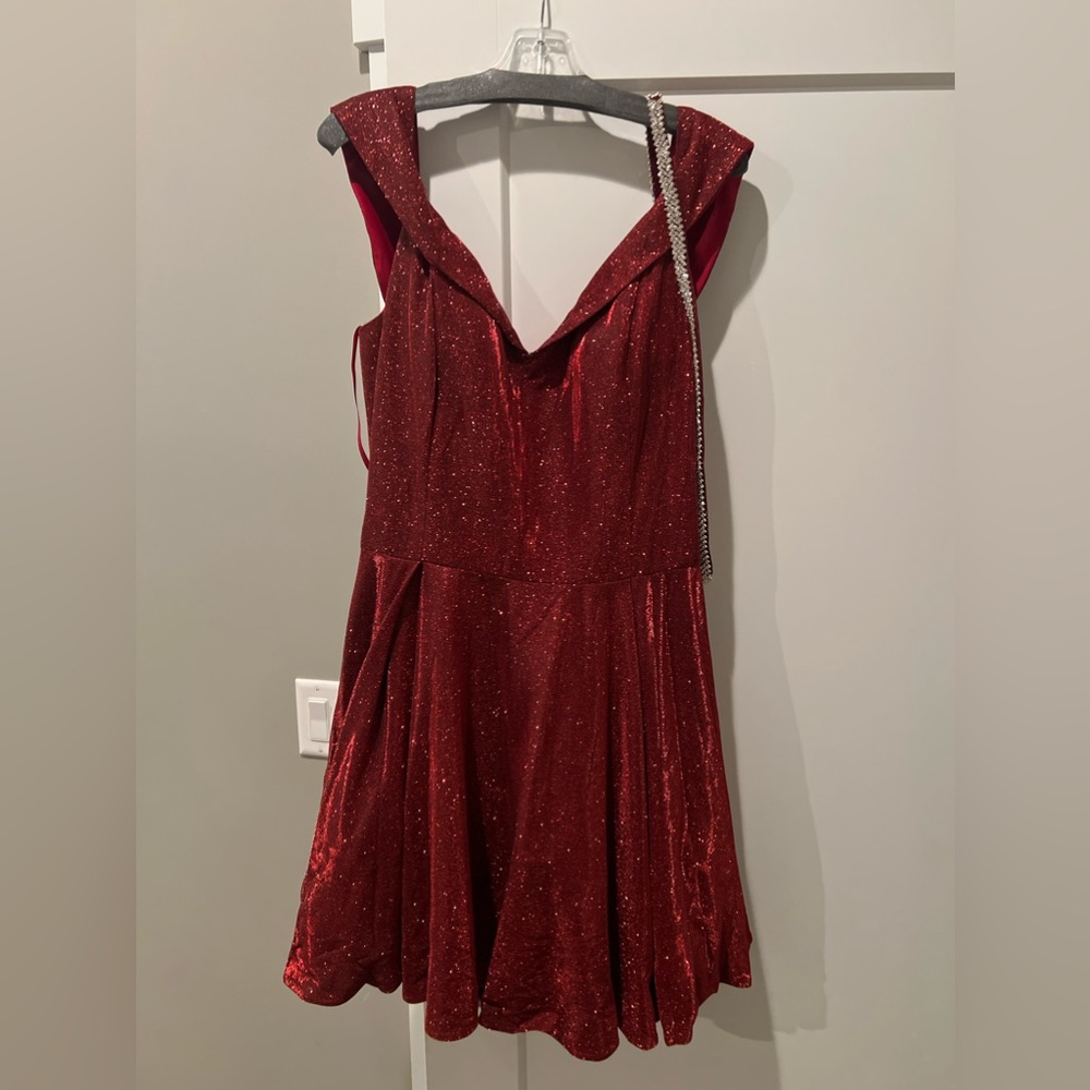 Red Sparkly Semi Formal Dress Size 18
